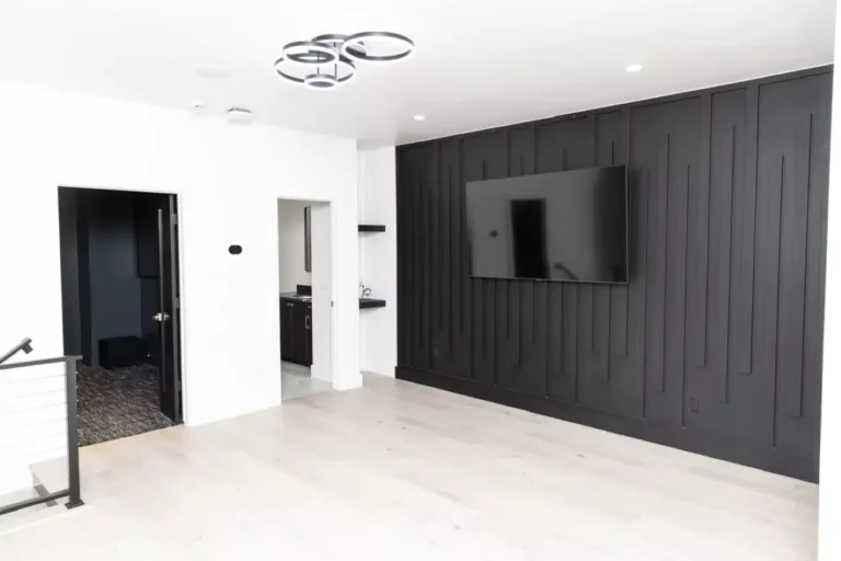 2599581c-2b31-45d2-a48c-eaeae332caa6-1-105-c-custom-65c3a90205b43