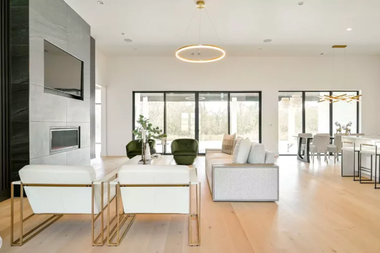 dfb80dea-c1ce-409b-90f0-dde37dc4108d-custom-65c3a90c508b6